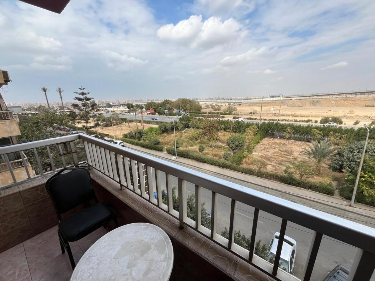 Spacious Family - 10 Min Away From Airport Apartment